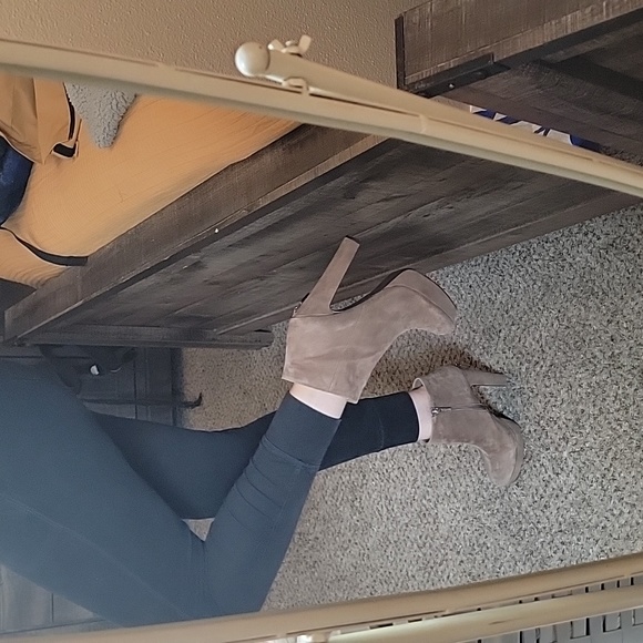 BCBGeneration Joesana Dark Spice Suede Zipper Bootie Sz 8 w/ box - Picture 9 of 11